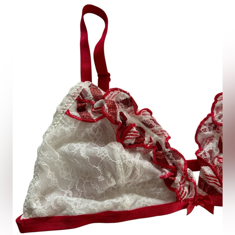 Victoria’s Secret Red and White Lace Bralette Size Large No padding - Picture 2 of 5